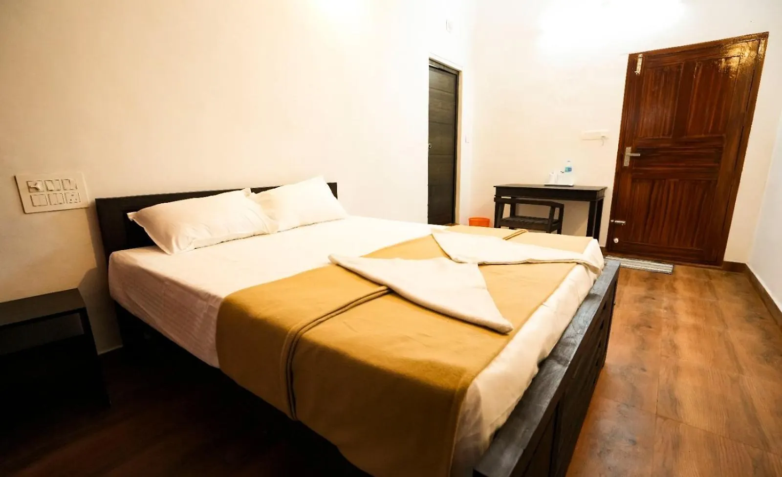 Hotel Ek Residency Anaviratty